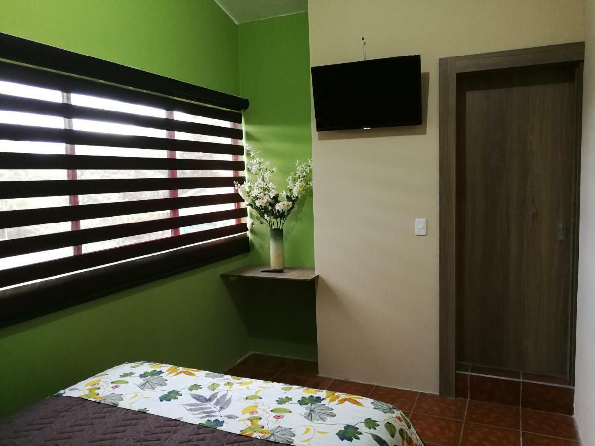 Chapelet Hostal 塔巴贝拉 外观 照片